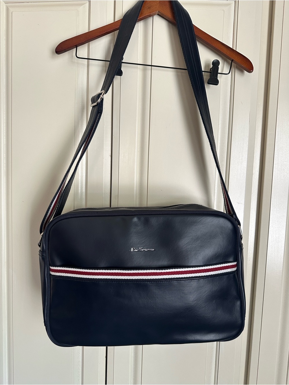 ✈️ Ben Sherman Iconic Navy Messenger Bag